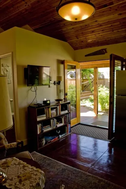 Artful, Rustic Cabin Backyard-durable Ethic, Centre-ville 20 Min, 5-Star Douche - Image 1