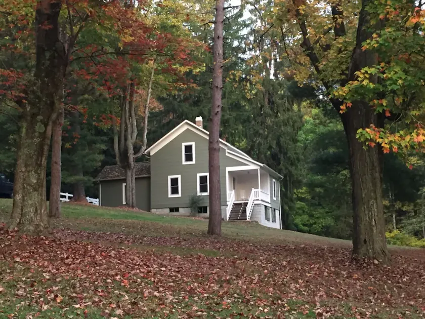 Farmhouse on 300 acres with 2 lakes near the heart of Amish Country - Image 1