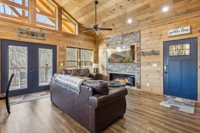 Hawkeye Ridge cabin - Image 1