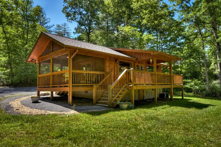 Laurel Escape LLC- Romantic Luxury Cabin: Perfect for 2! PROMOTION 10%-15% OFF!! - Image 1