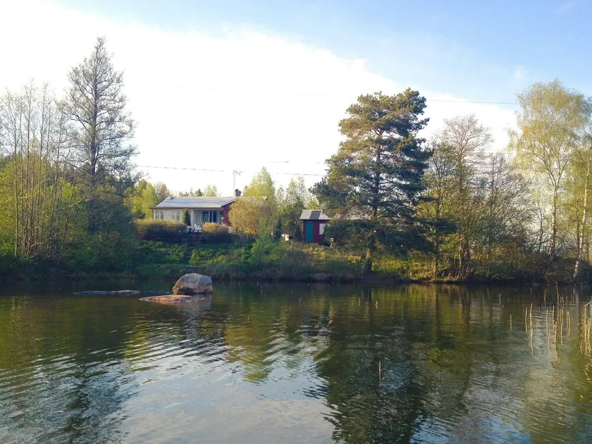 Charmerende hus med komfort i en fantastisk beliggenhed lige ved søen - Image 1