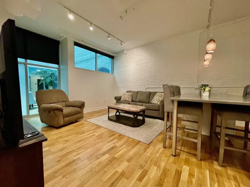 A historic 1,000 square foot Atrium loft in the heart of the Old Market - Image 1
