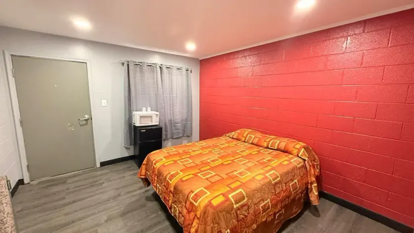 STARLITE MOTEL - Image 1