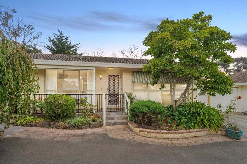 Comfortable private Townhouse within walking distance to restaurants and beaches - Image 1