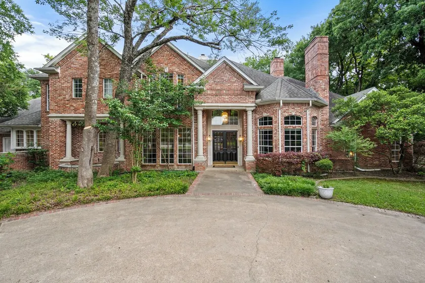 Mini Mansion with Pool, Hot Tub, Decking Overlooking Pond & Games - WEDDINGS - Image 1