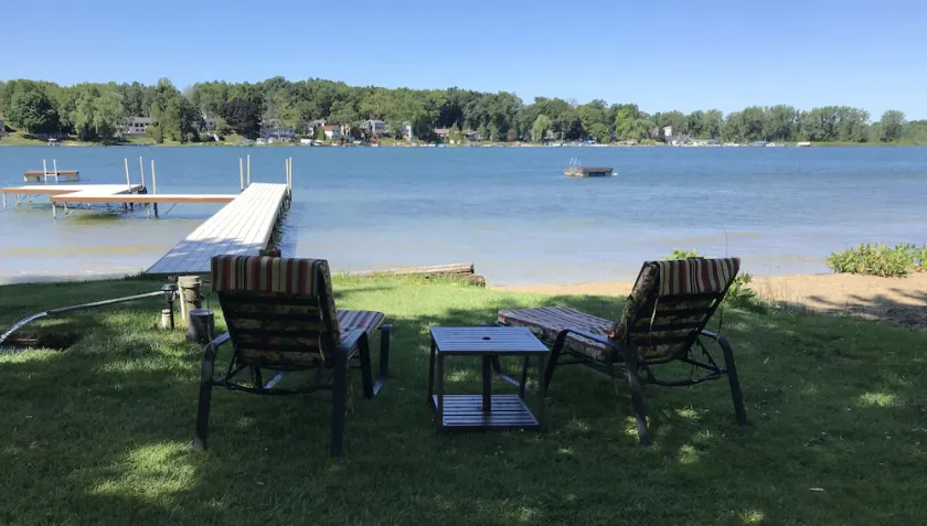 Charmantes Ferienhaus direkt an einem schönen Sportsee. - Image 1