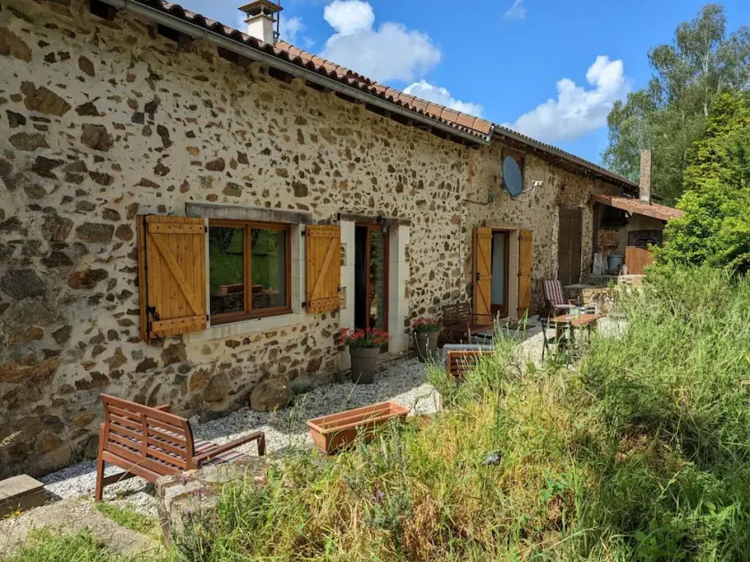 Spacious house in Massignac with private garden - Image 1