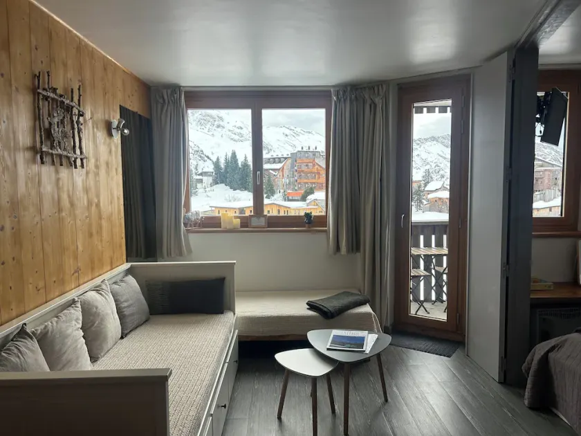 Center station (Intrêts 2), comfortable 2 rooms/4 pers.,  superb view. - Image 1