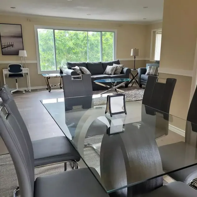 Blissful 4 bedroom Oasis Abbotsford, BC - Image 1