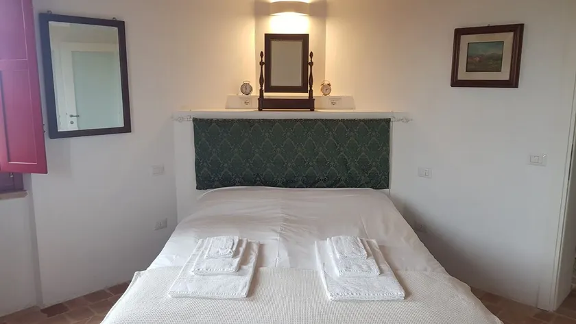 Luxurious suite in manor house with pool in central Marche region - Image 1