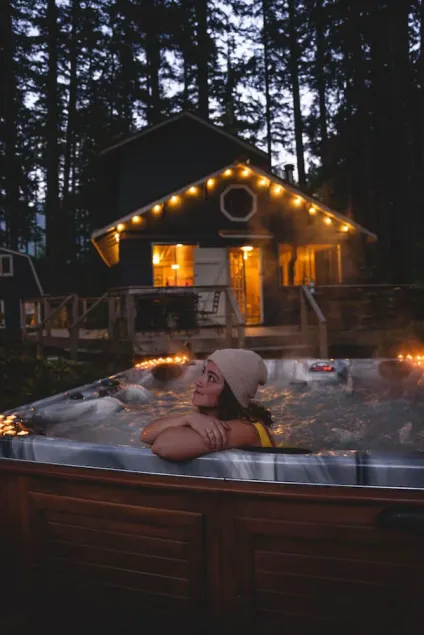 Amos- Iconic River front+Hot Tub+Sauna+Cold Plunge - Image 1