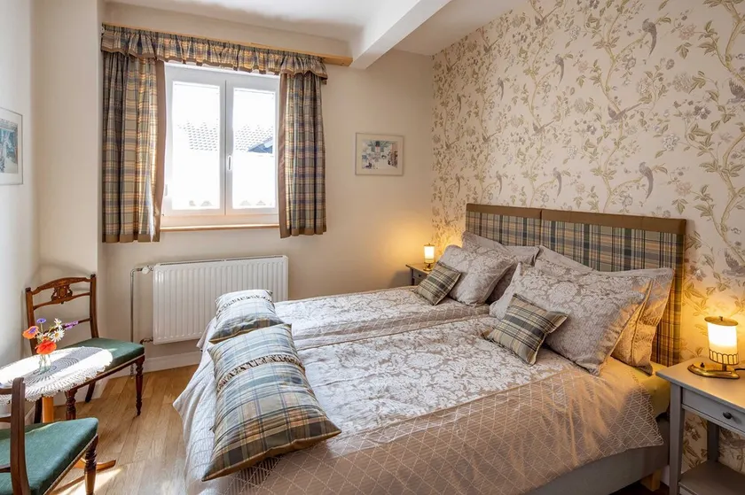 Room: Blackbird - Old Castle Brewery B&B - Image 1