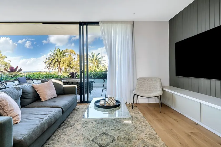 Penthouse Perfection in prestigious Collaroy Basin - Image 1