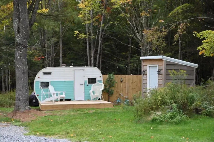 Catskills Vintage Shasta Camper - Image 1
