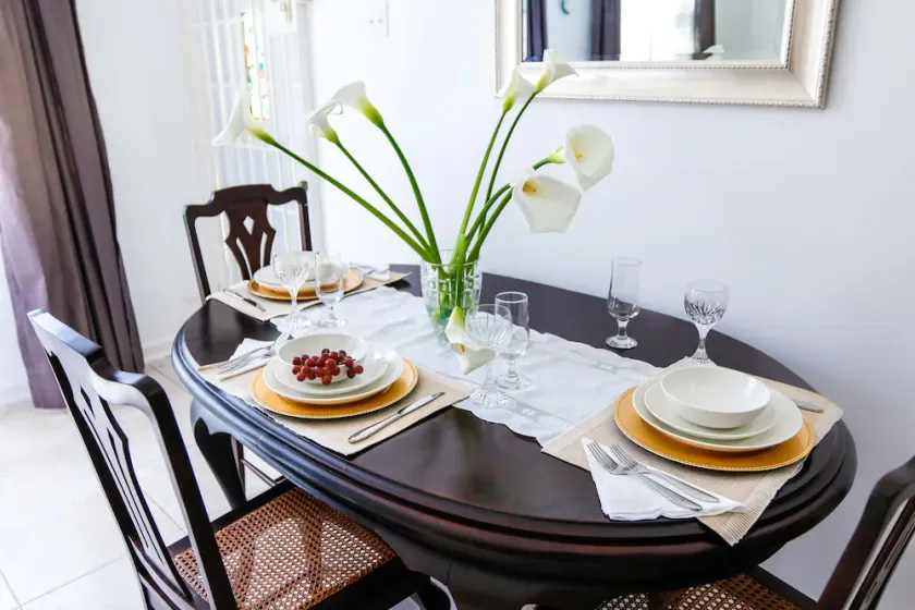 Cattleya's Kingsway Suite - Image 1