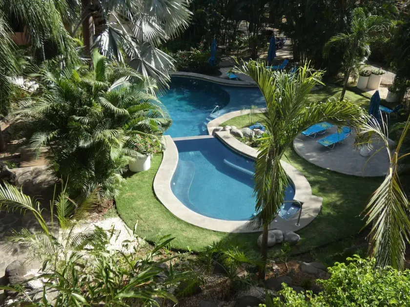 Tropical 2BR 2BA Condo 1 mile from 2 beautiful beaches and town! - Image 1