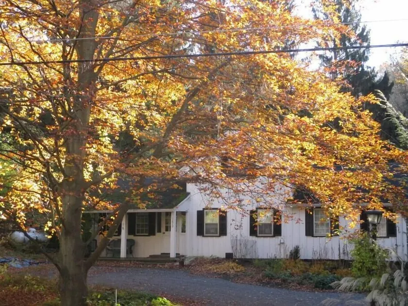 Cottage at Taughannock: State Park, Cayuga Lake, Ithaca, & Cornell - Image 1