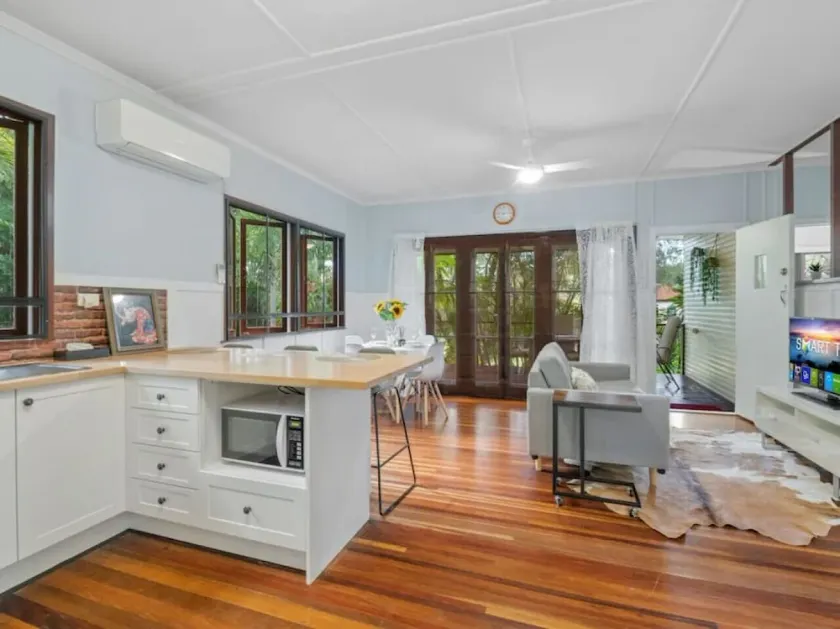 Great value 3BD house at a convenient location - Image 1