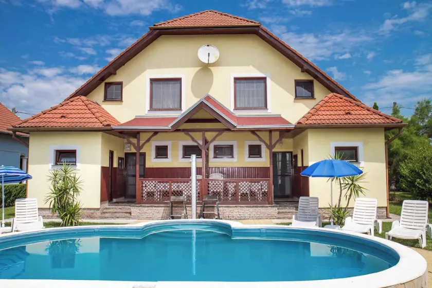Holiday home in a quiet location near the beach with pool and barbecue - Image 1