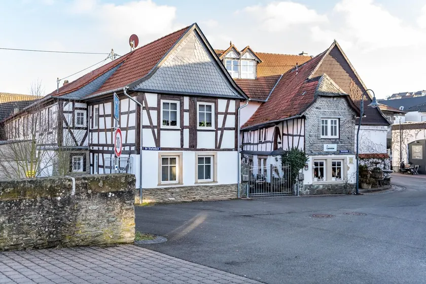 Holiday Apartment \"4\" with Mountain View, Shared Garden & Wi-Fi - Image 1