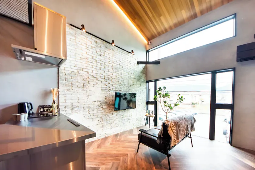 Private House Hibiki - Image 1