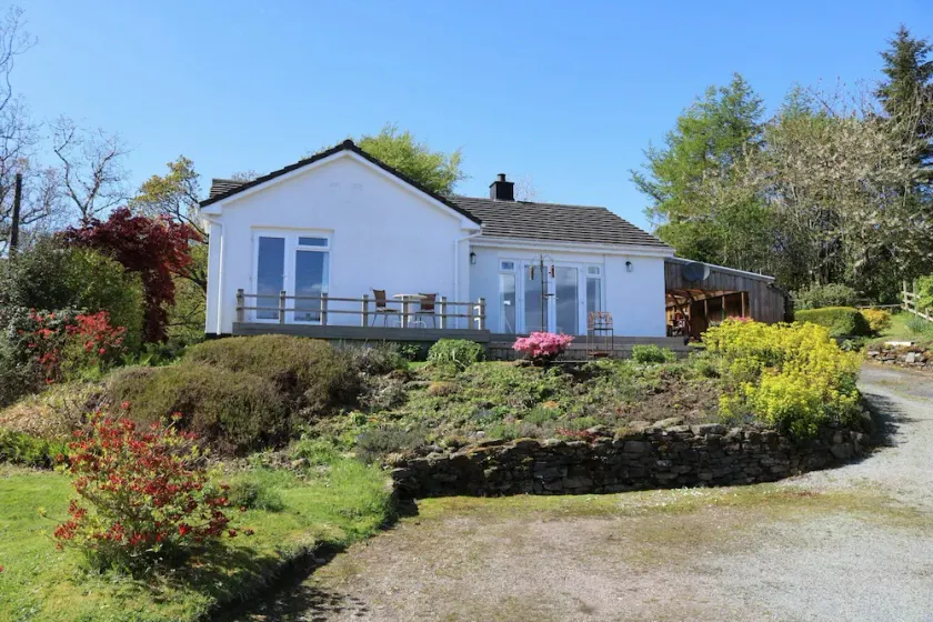 Drumgarry - Skye house with breathtaking sea views. - Image 1