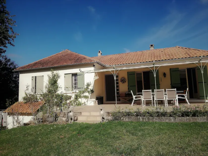 Detached villa, 2 separate floors, private pool and pet friendly! - Image 1