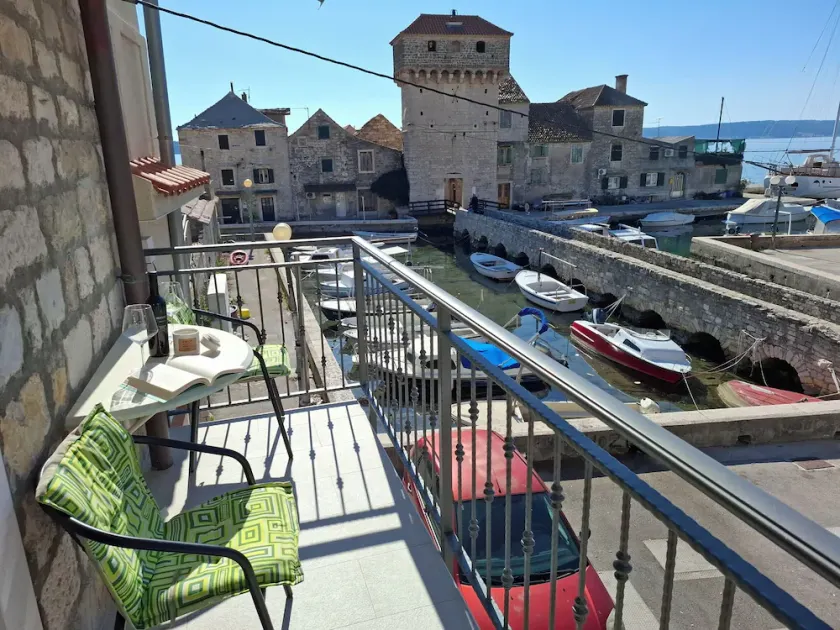 Apartments Kastilac near the beach - Image 1