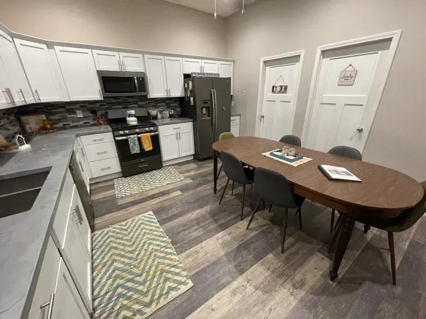 RockerBye Rental downtown Ladd - Sleep 6 - Large modern space with vintage charm - Image 1