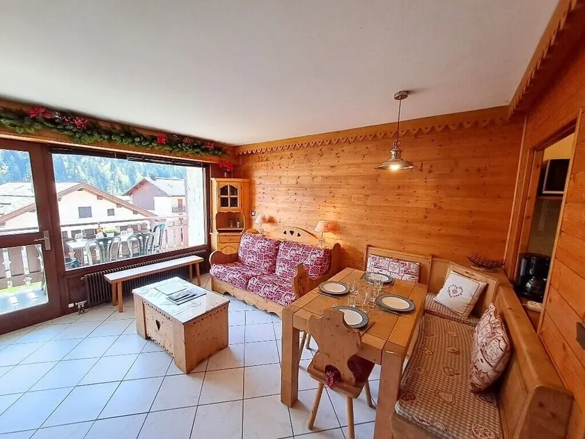 Studio with balcony in the heart of the village - Image 1