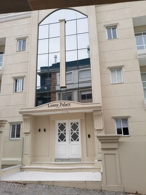 Beautiful apartment for the season. - Image 1