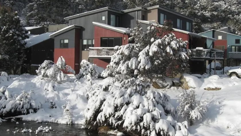 Angala 2 located across from Friday Flat - Image 1