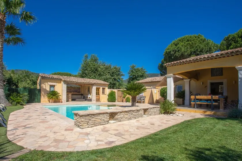 Villa 'D'Amour - Golfe De St Tropez' con vistas a la montaña, Wi-Fi y aire acondicionado - Image 1