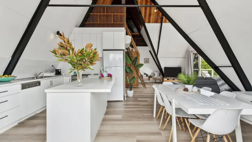 Rye Beach Chalet and Loft - Image 1