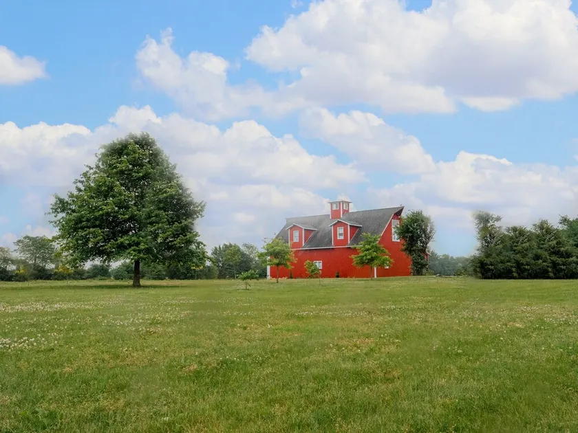 The Red Barn Loft - Image 1
