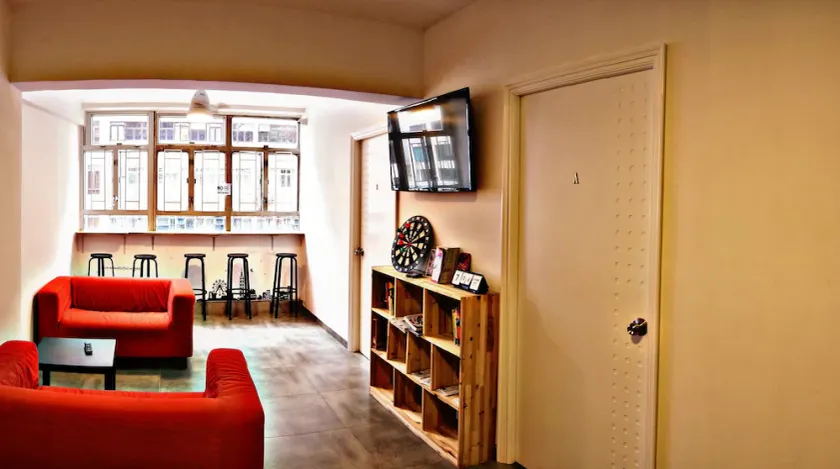 Rainbow Lodge HK - Hostel - Image 1