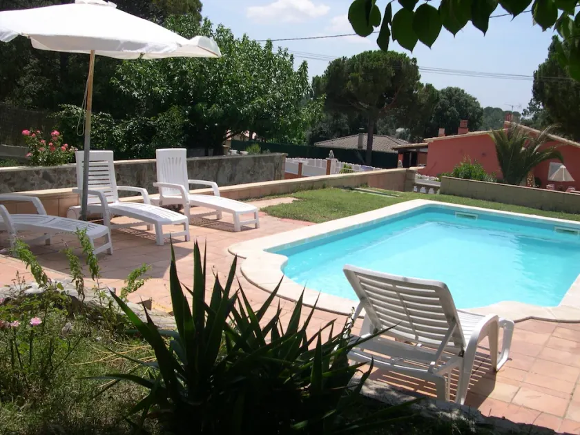 Une jolie maison dans un environnement protégé à 1/2 h de Barcelone - Image 1