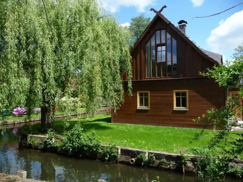 Enjoy the terrace directly situated at the waterfront/water/stream, sit  in front of the fireplace in the historical sitting room, linger in the winter garden or just relax in the sauna – Haus Anno 1750 is a place to feel at home at. With 140 sq... - Image 1
