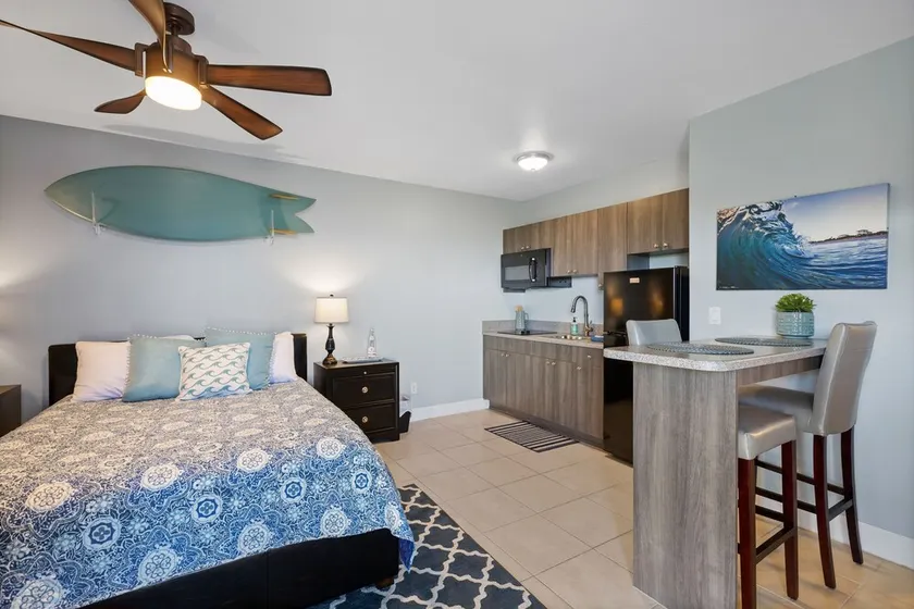 Direct Ocean Front Accommodation ground-level-Twin Fin - Image 1