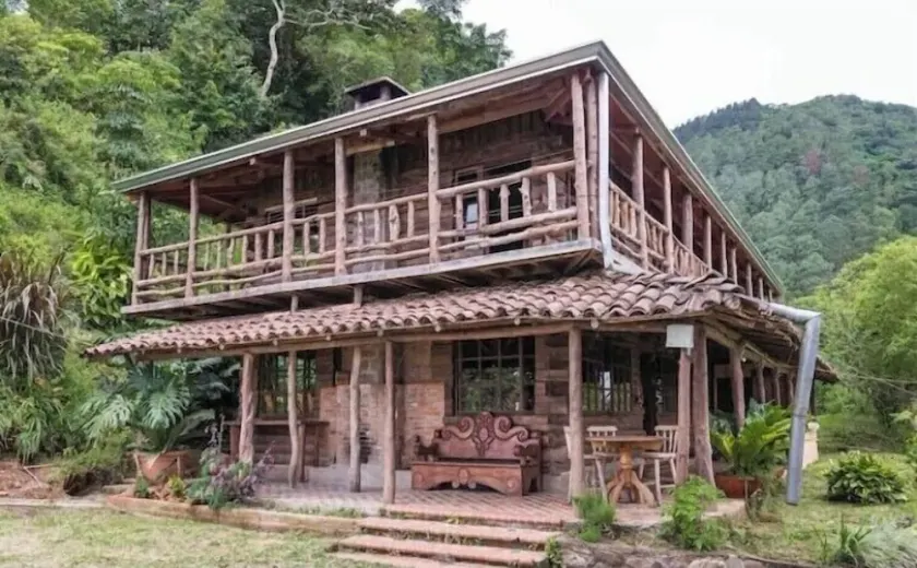 Cabin at the mountain, with chimney.<br>20 min from the airport and city<br> - Image 1