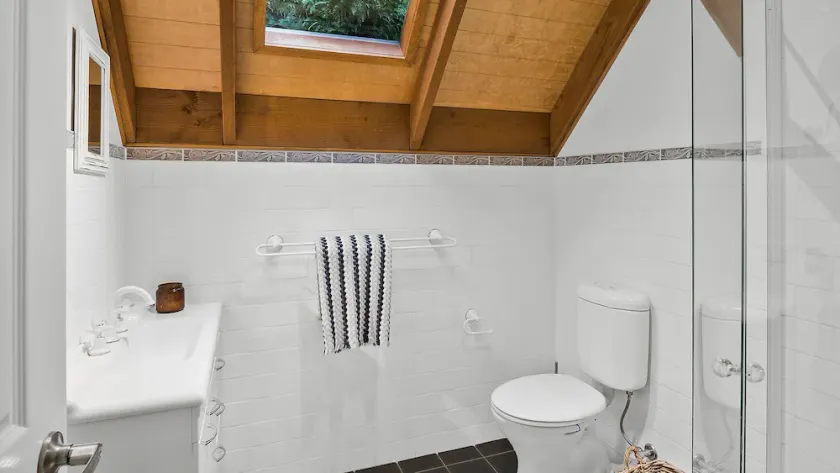 Dove Cottage – cosy storybook cottage in a private setting with a fireplace - Image 1