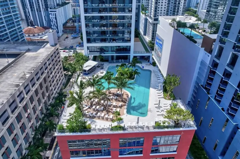 New Luxury Apartment at Downtown Miami - Image 1