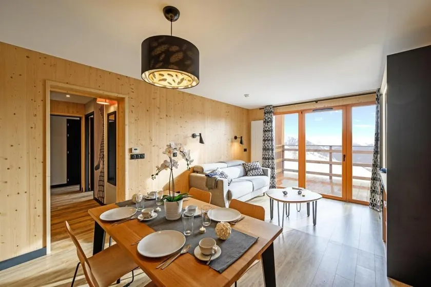 Wifi, ski-in/ski-out & foot of the slopes, swimming pool, terrace, balcony, tv, ski locker, 59m² - Image 1