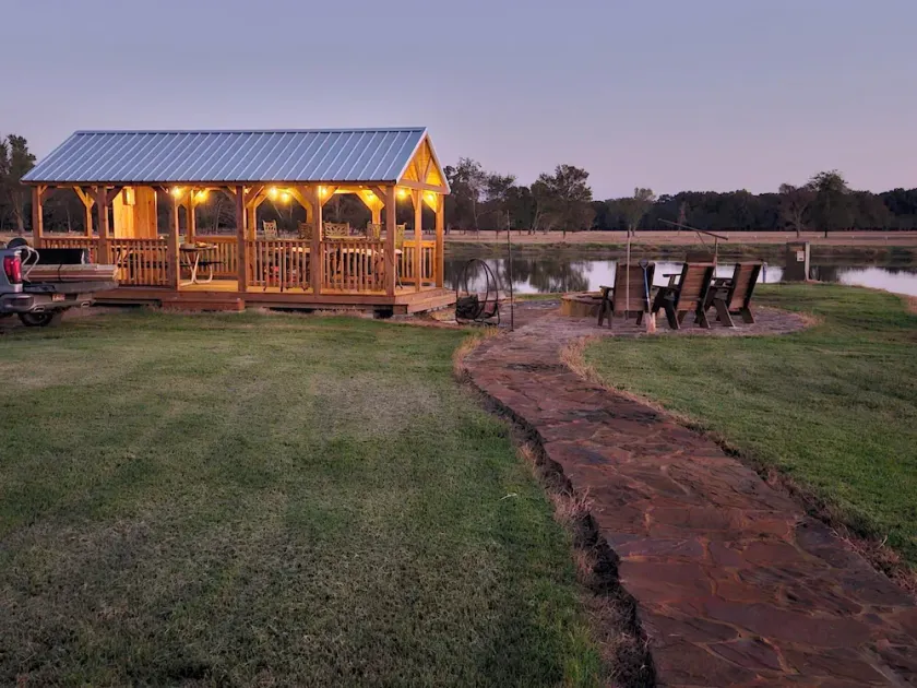 5-Star Private Cabin on 450+ acre gated/high fenced game ranch - Image 1