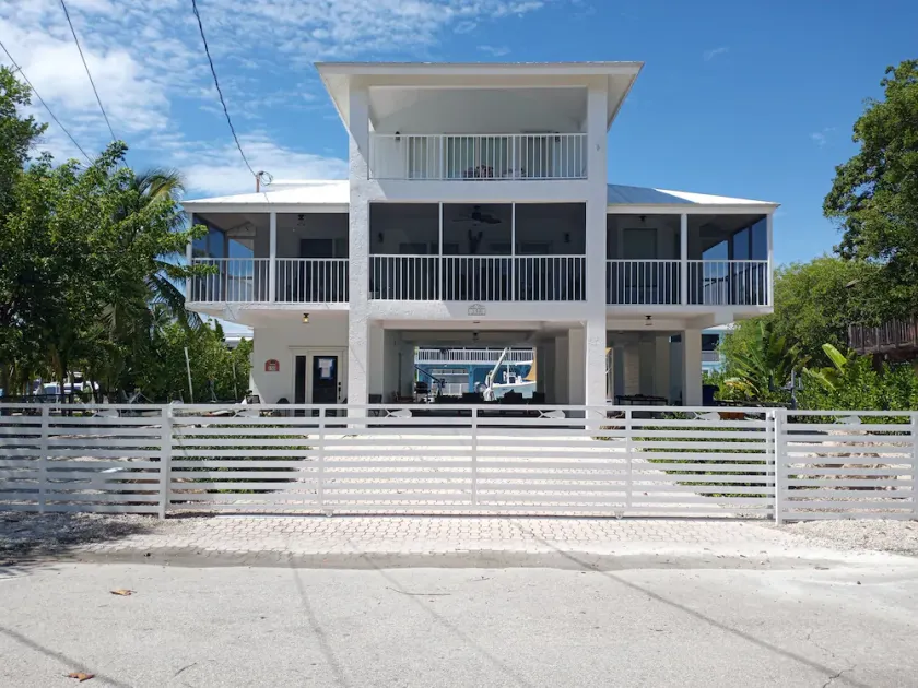 Large Waterfront Home with 80 ft Dockage and Boat Lift with Pool In Islamorada - Image 1