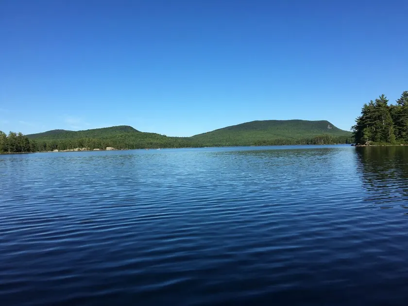 Lakefront Home On Beautiful Donnells Pond, 32 miles fra Acadia NP og Bar Harbr - Image 1