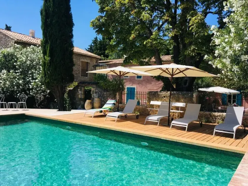 Charming and comfortable Provencal farmhouse with beautiful swimming pool - Image 1