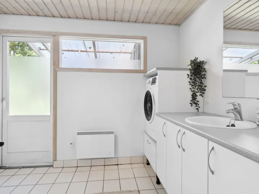 Holiday Home Anya - 600m from the sea by Interhome - Image 1
