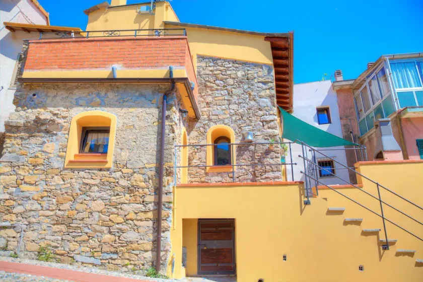 La Casa di Pietra - Tipica ligure, perfettamente restaurata per 5 persone, in paesino entroterra. - Image 1