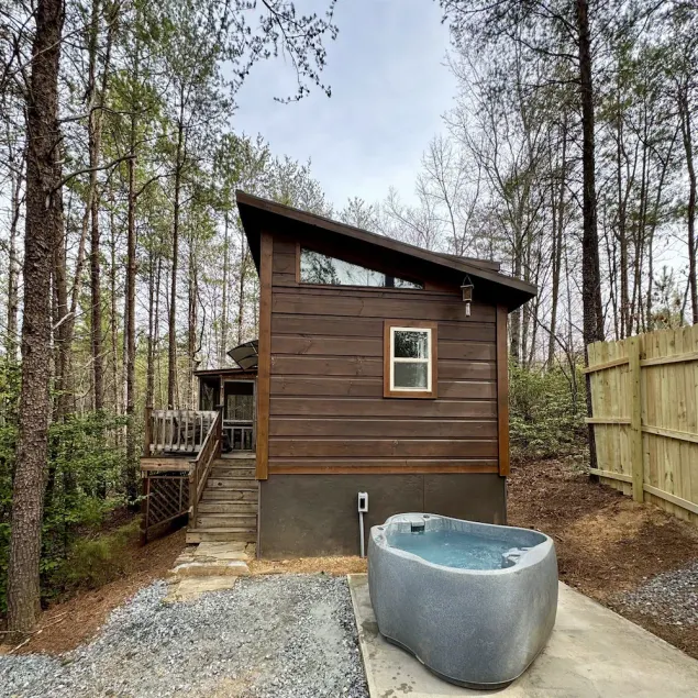 Serenity Ridge Cabin E: Couple's Holiday - Image 1